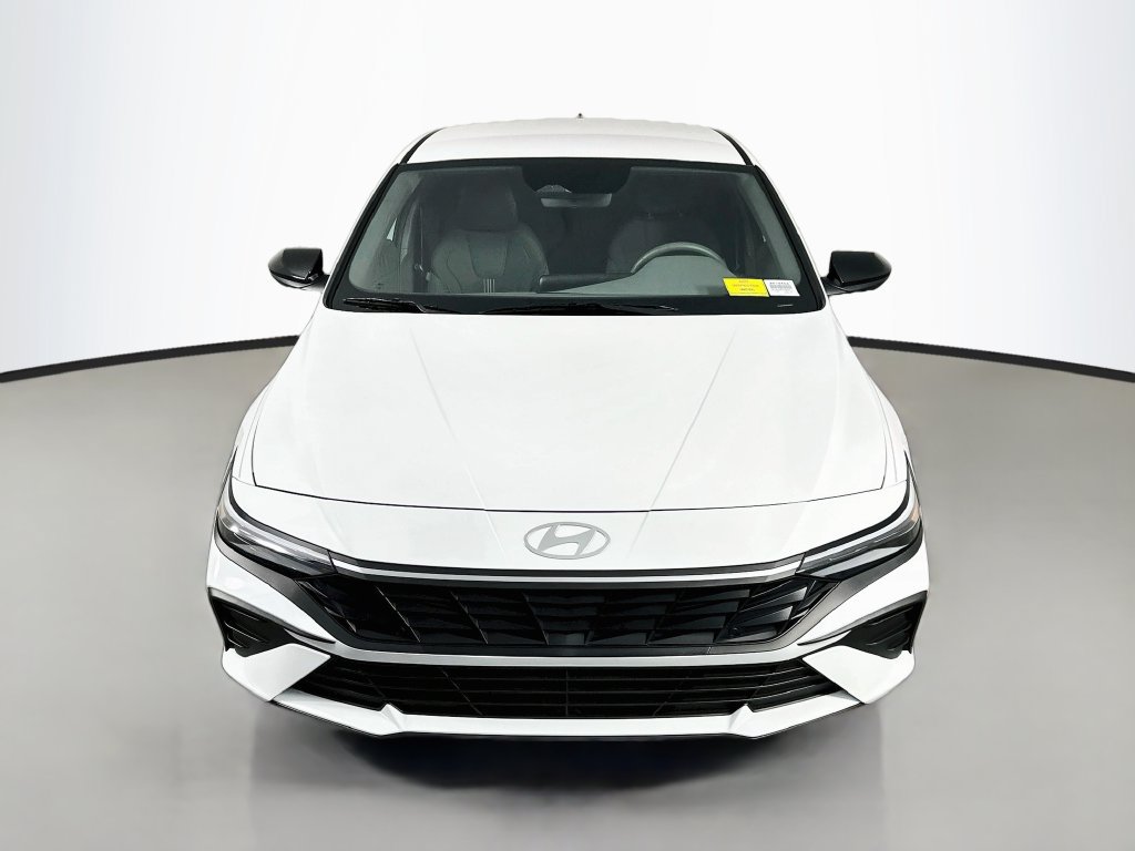 Used 2025 Hyundai Elantra Sport FWD image 2