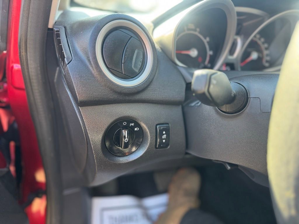 Used 2011 Ford Fiesta SE w/ 202A Rapid Spec Order Code image 27