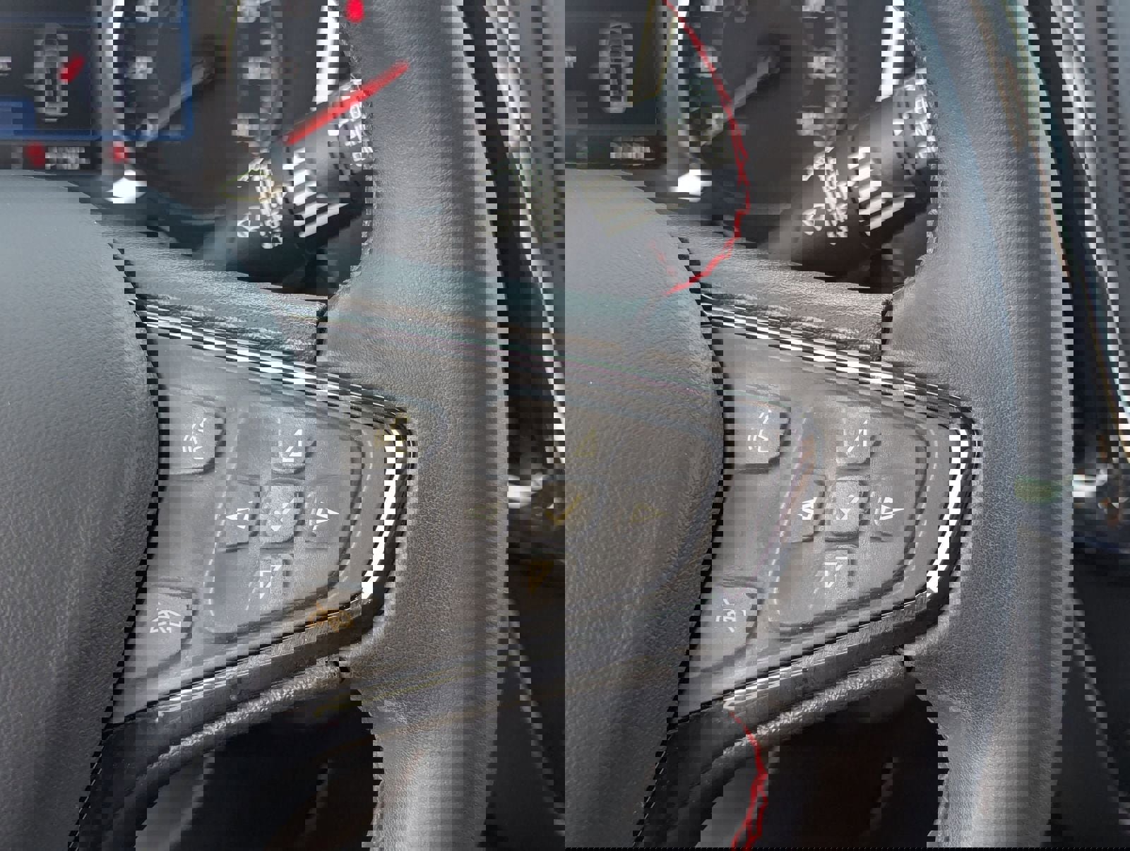 Used 2024 Chevrolet Equinox RS image 24