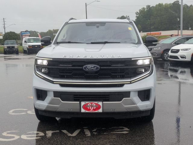 Used 2025 Ford Expedition Platinum AWD/4WD image 7