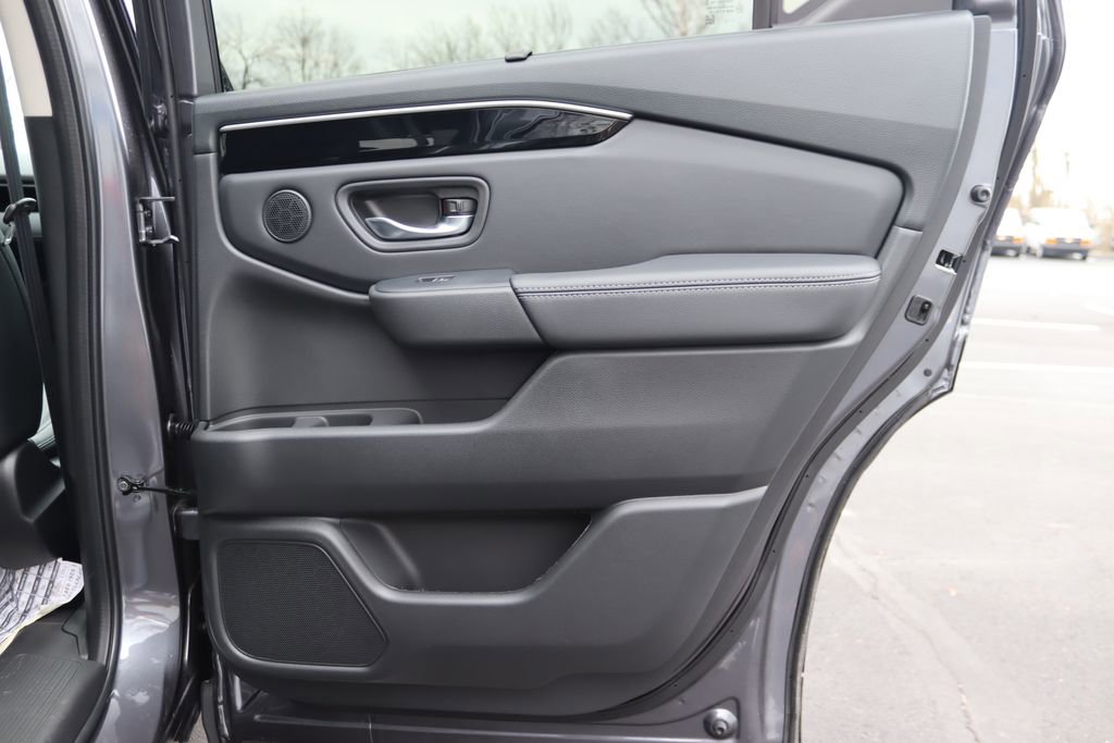 Certified 2025 Honda Pilot Touring image 16