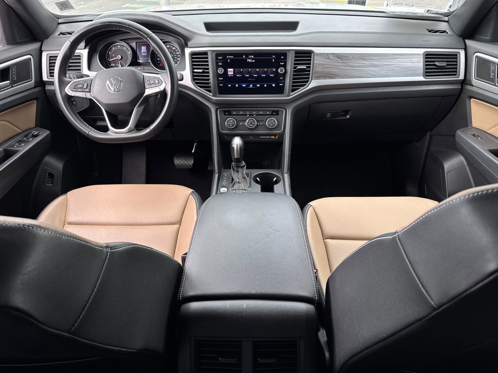 Used 2021 Volkswagen Atlas Cross Sport SE image 25