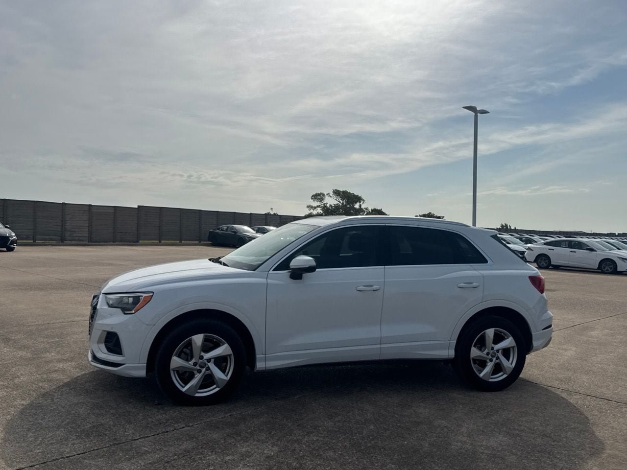 Used 2020 Audi Q3 2.0T Premium w/ Convenience Package AWD/4WD image 10