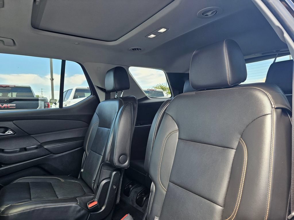 Used 2021 Chevrolet Traverse Premier w/ Redline Edition AWD/4WD image 19