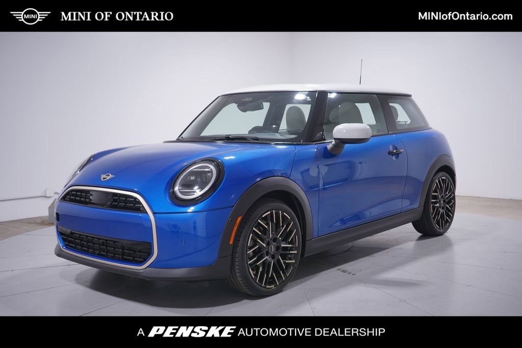 Used 2025 MINI Cooper 2-Door Hardtop image 1