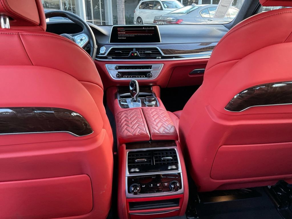 Used 2022 BMW 750i xDrive w/ Executive Package image 29