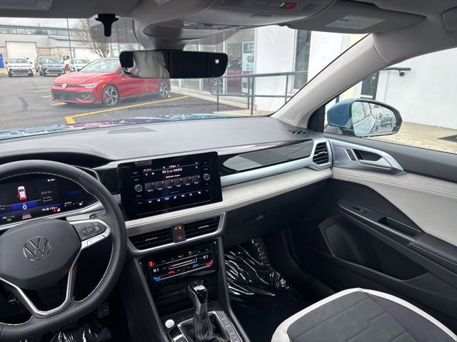 New 2026 Volkswagen Taos SE image 47