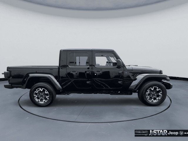 New 2026 Jeep Gladiator Sport AWD/4WD image 4