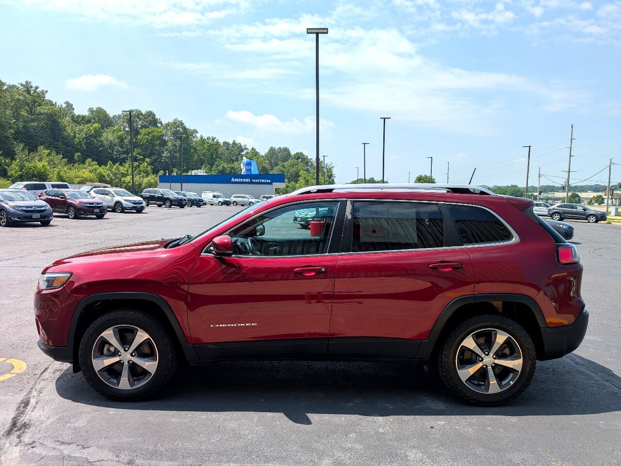 Used 2019 Jeep Cherokee Limited w/ Luxury Group image 5