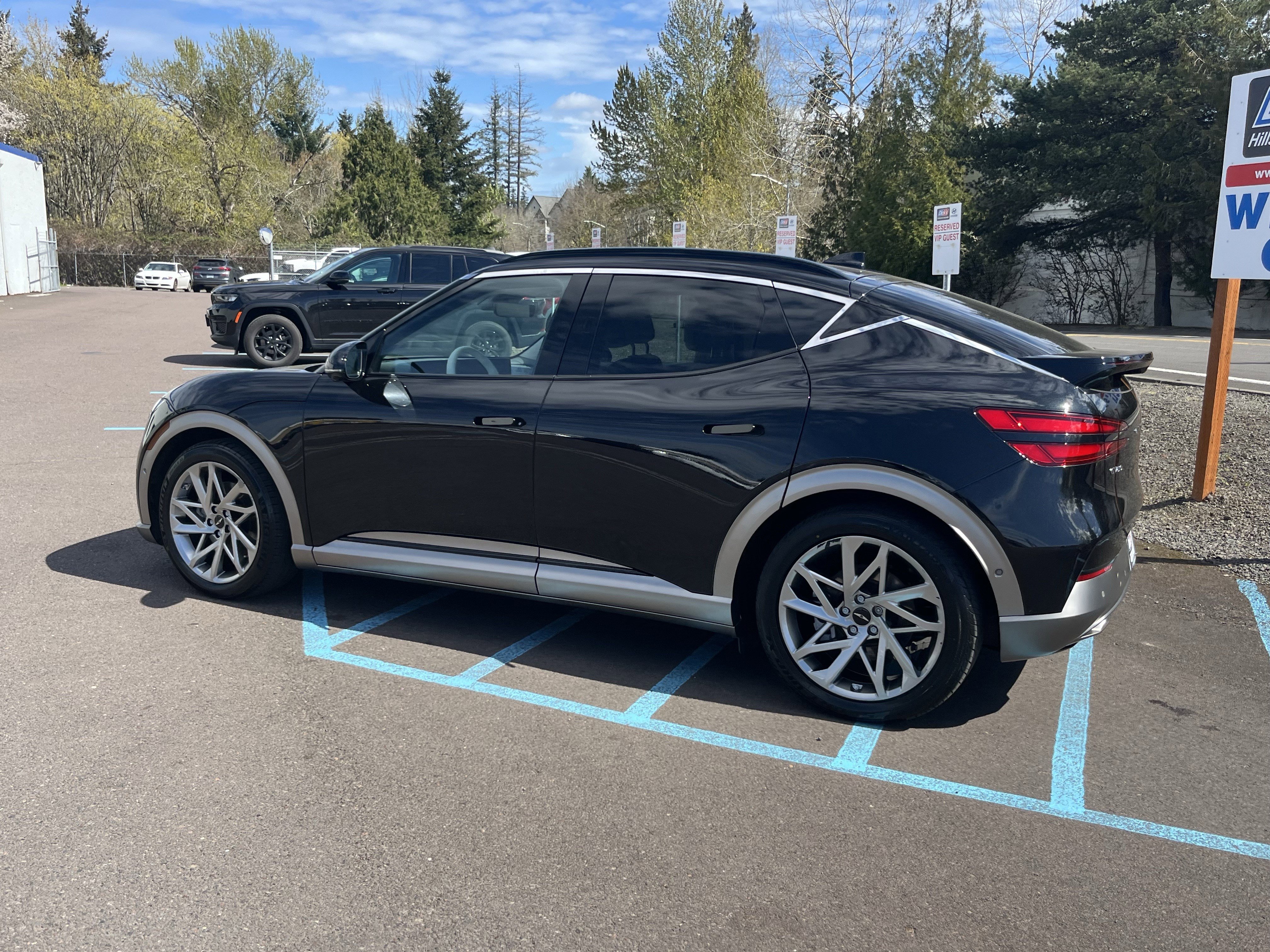 Used 2023 Genesis GV60 Advanced w/ Cargo Package image 3