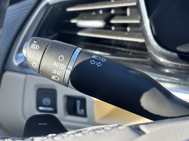 Used 2023 Cadillac XT6 Premium Luxury image 22