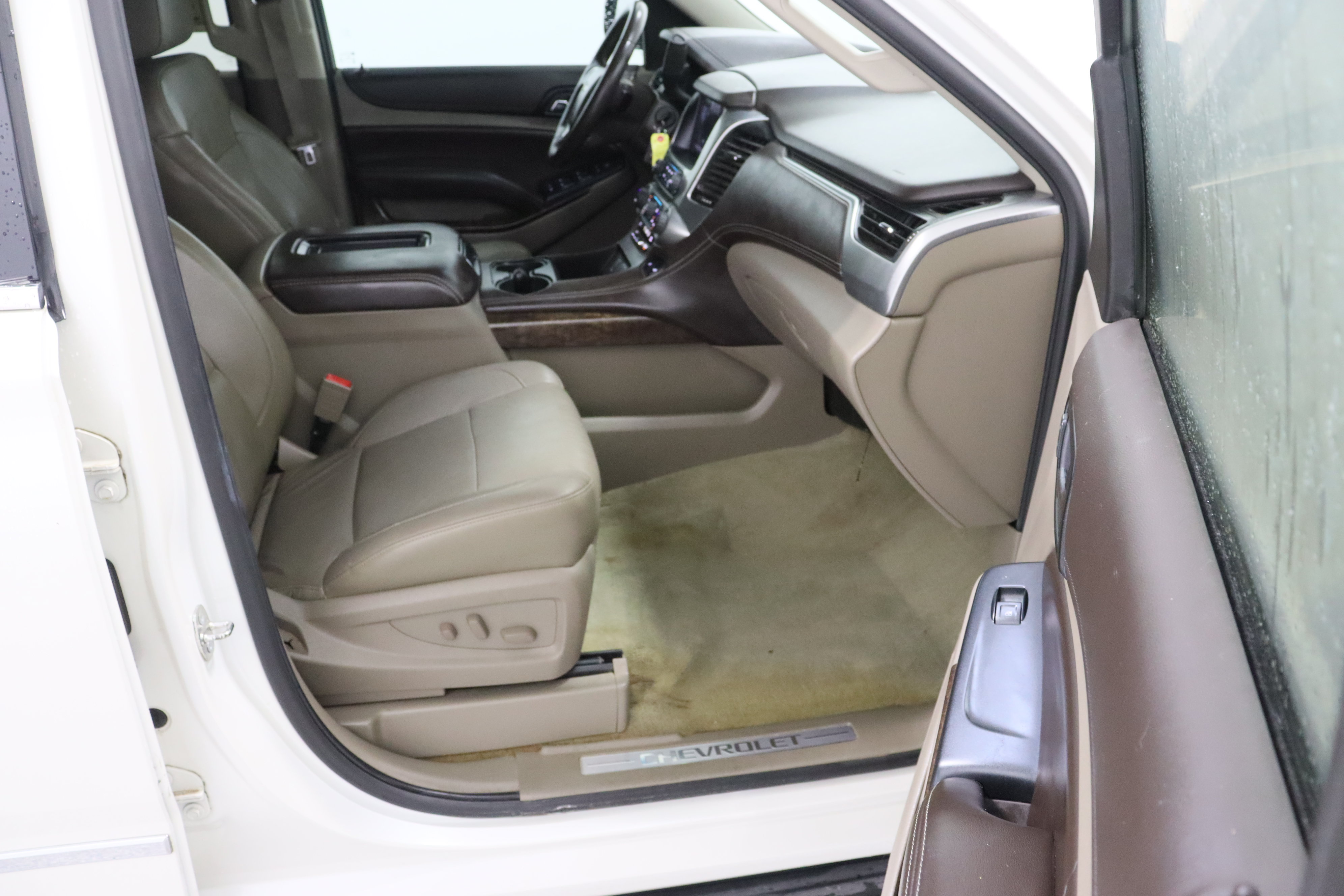 Used 2015 Chevrolet Suburban LT RWD image 37