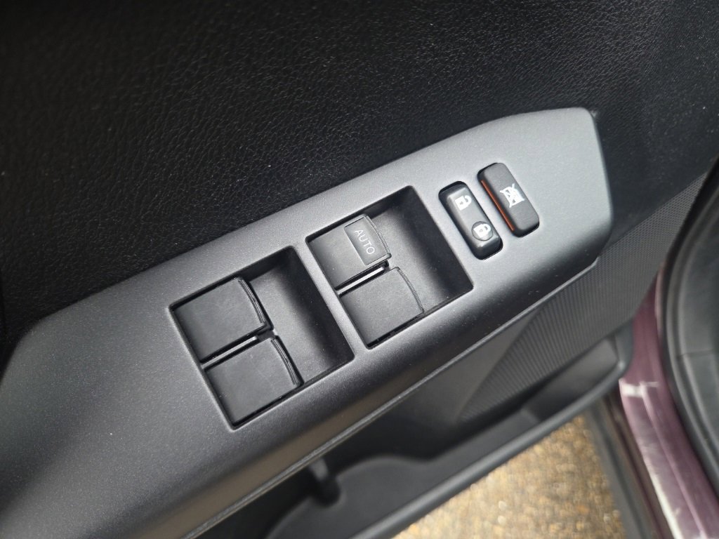 Used 2018 Toyota RAV4 LE w/ All Weather Liner Package image 10