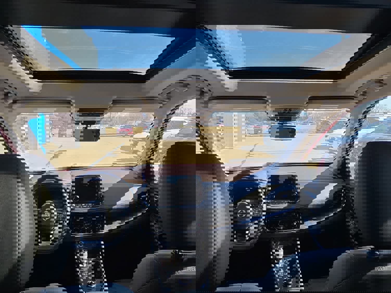 Used 2022 Nissan Rogue Platinum w/ Head-Up Display Package image 16