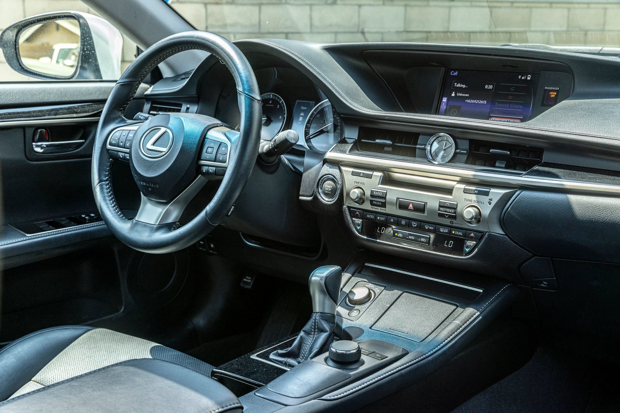 Used 2017 Lexus ES 350 w/ Accessory Package 2 FWD image 25