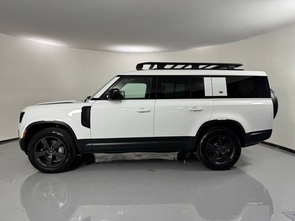Used 2024 Land Rover Defender 130 S image 11