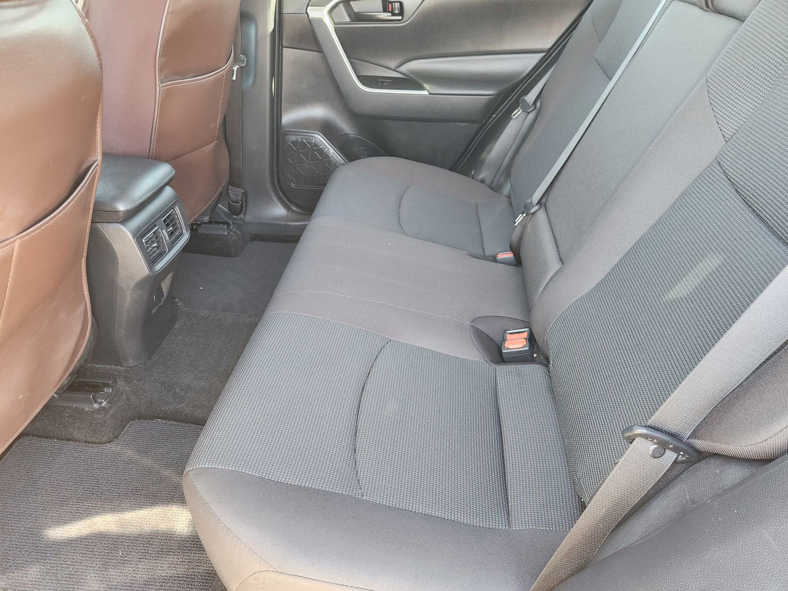 Used 2024 Toyota RAV4 LE image 34