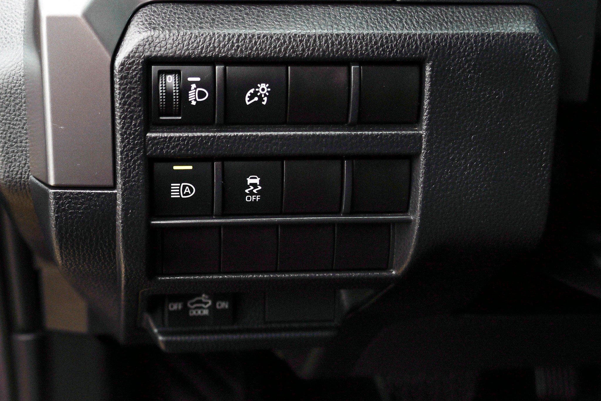 Certified 2025 Toyota Tacoma SR5 AWD/4WD image 18