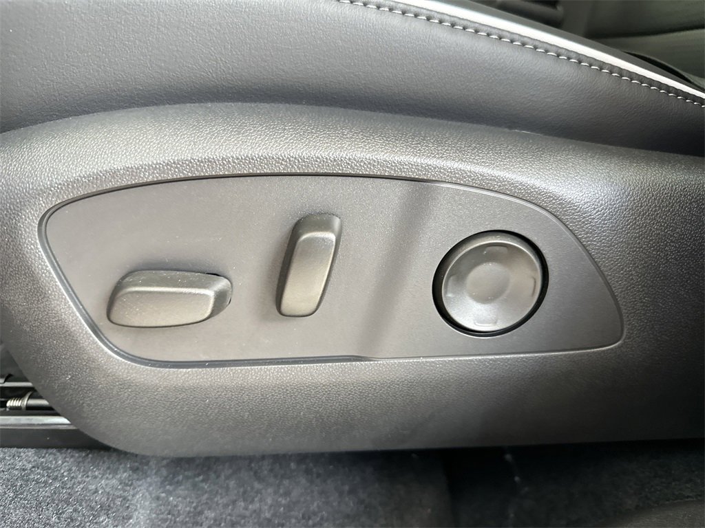 New 2025 Buick Enclave Sport Touring w/ Power Package image 16