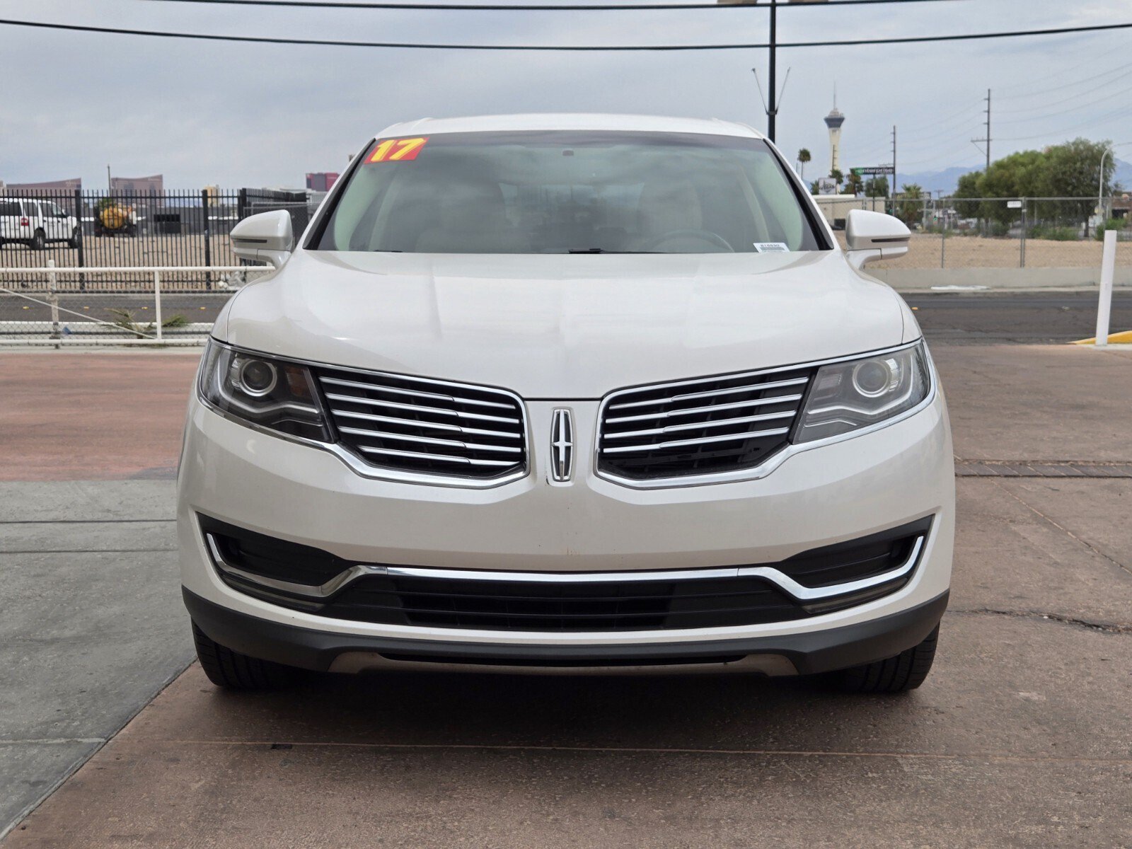 Used 2017 Lincoln MKX Select w/ Select Plus Package FWD image 5