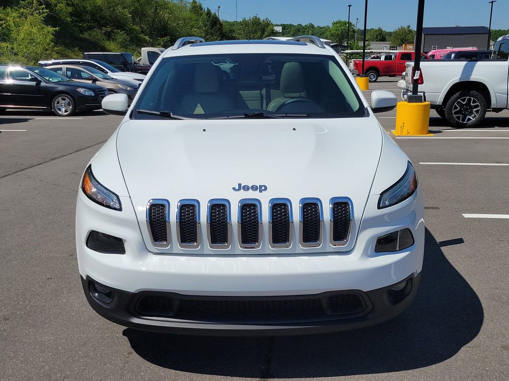 Used 2016 Jeep Cherokee Latitude w/ Comfort/Convenience Group FWD image 8