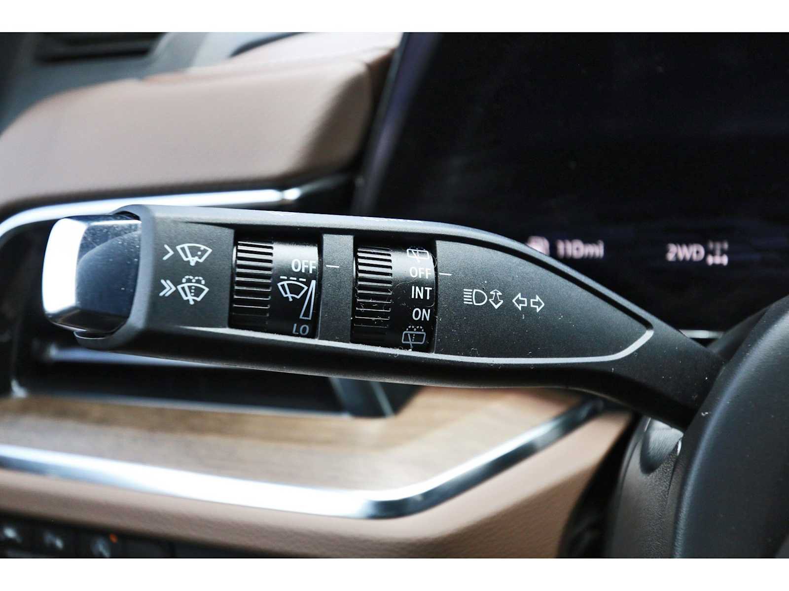 Used 2025 Chevrolet Tahoe High Country AWD/4WD image 19