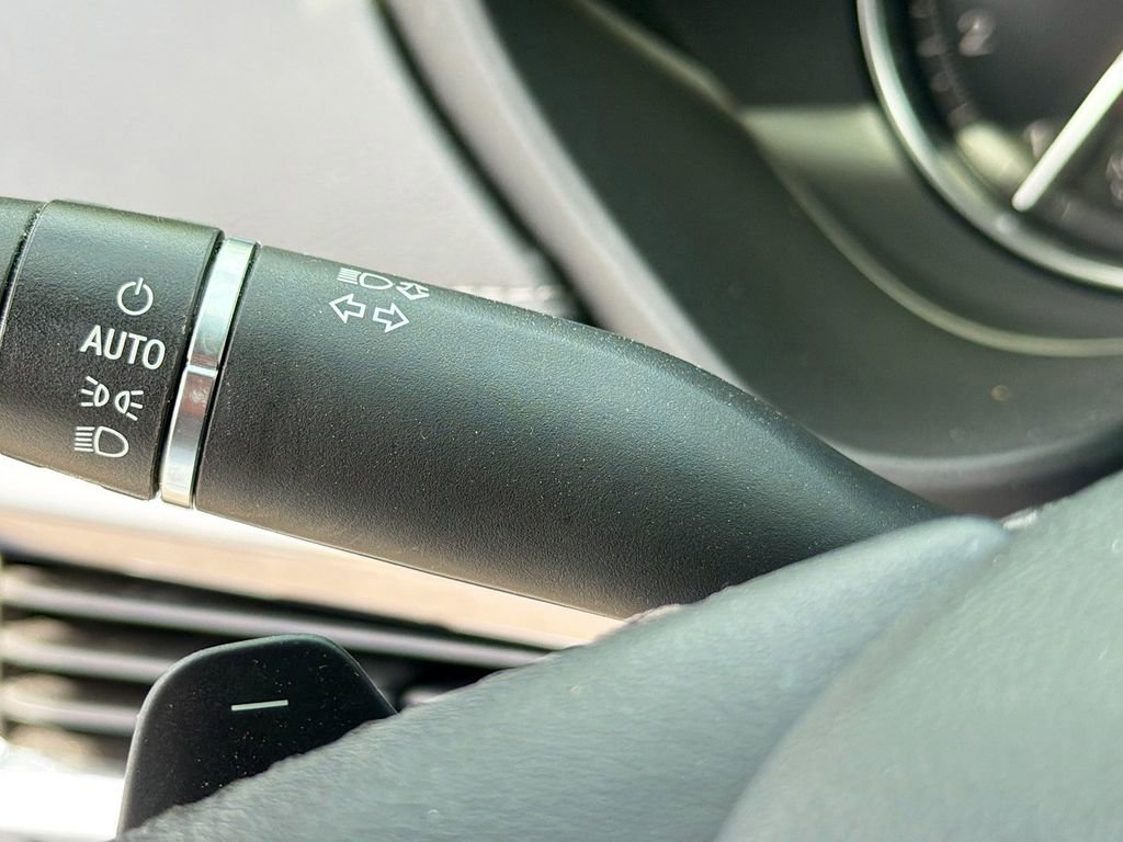 Used 2023 Cadillac XT4 Luxury image 16