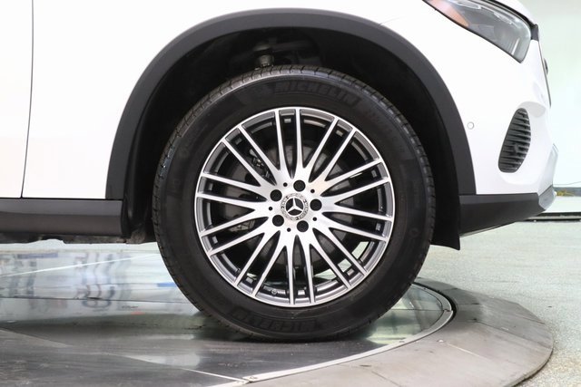 Used 2024 Mercedes-Benz GLC 300 4MATIC w/ Driver Assistance Package image 15