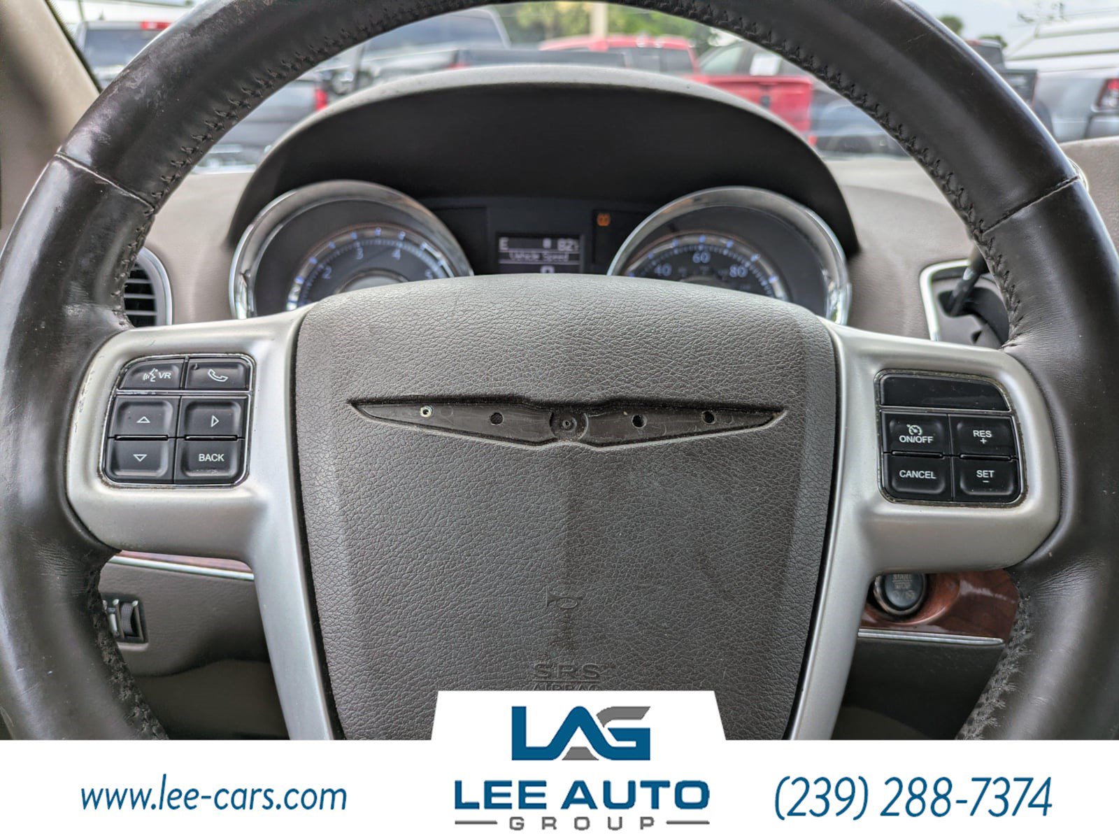 Used 2014 Chrysler Town & Country Touring w/ Driver Convenience Group FWD image 23
