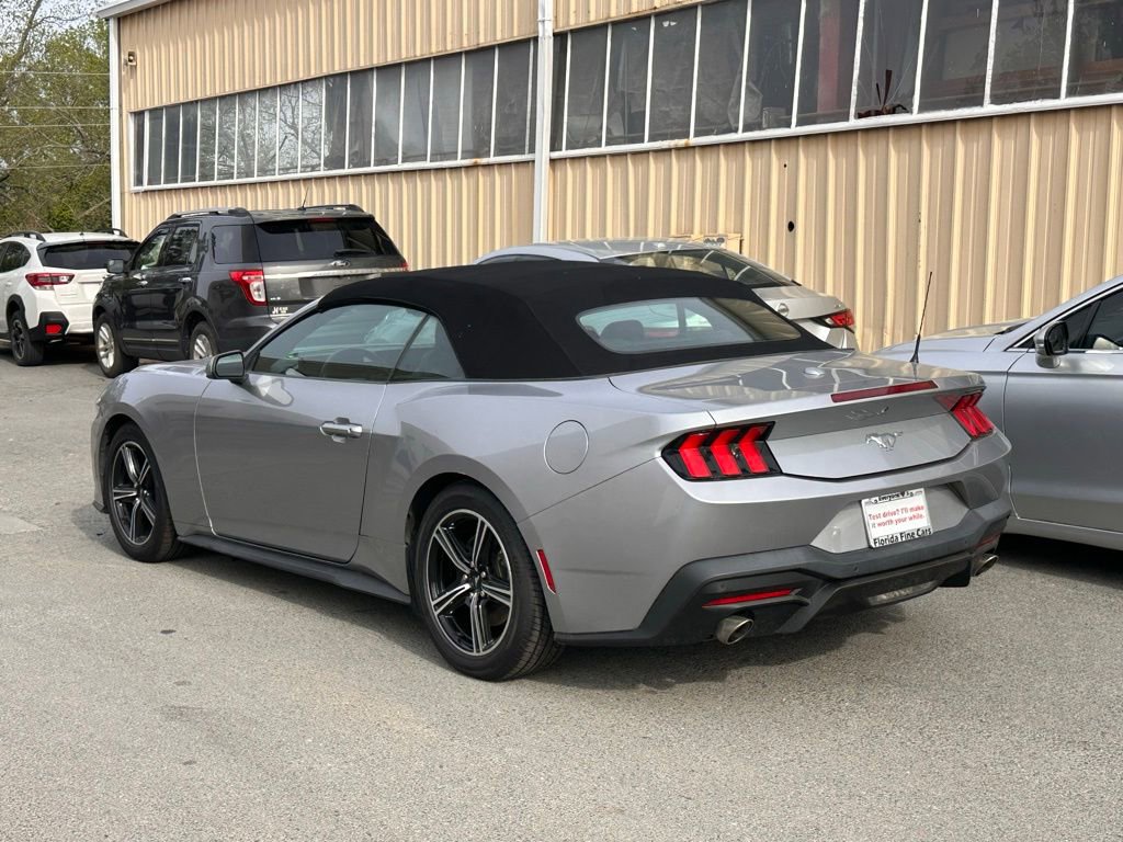Used 2024 Ford Mustang Convertible image 6