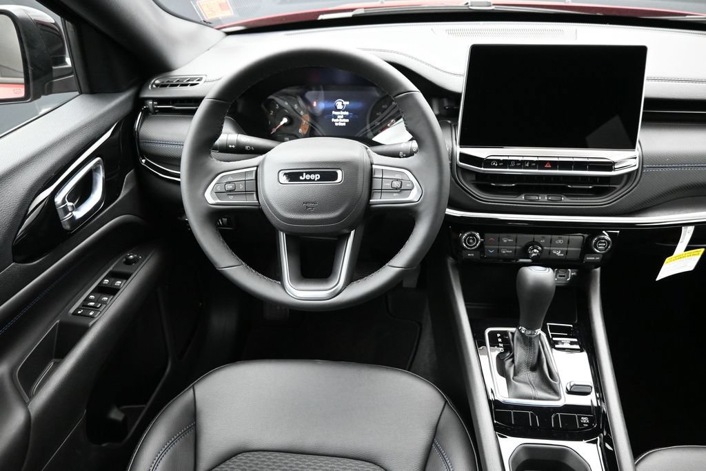 New 2026 Jeep Compass Latitude AWD/4WD image 3