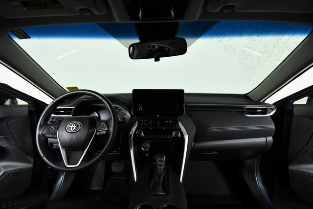 Used 2024 Toyota Venza LE image 18