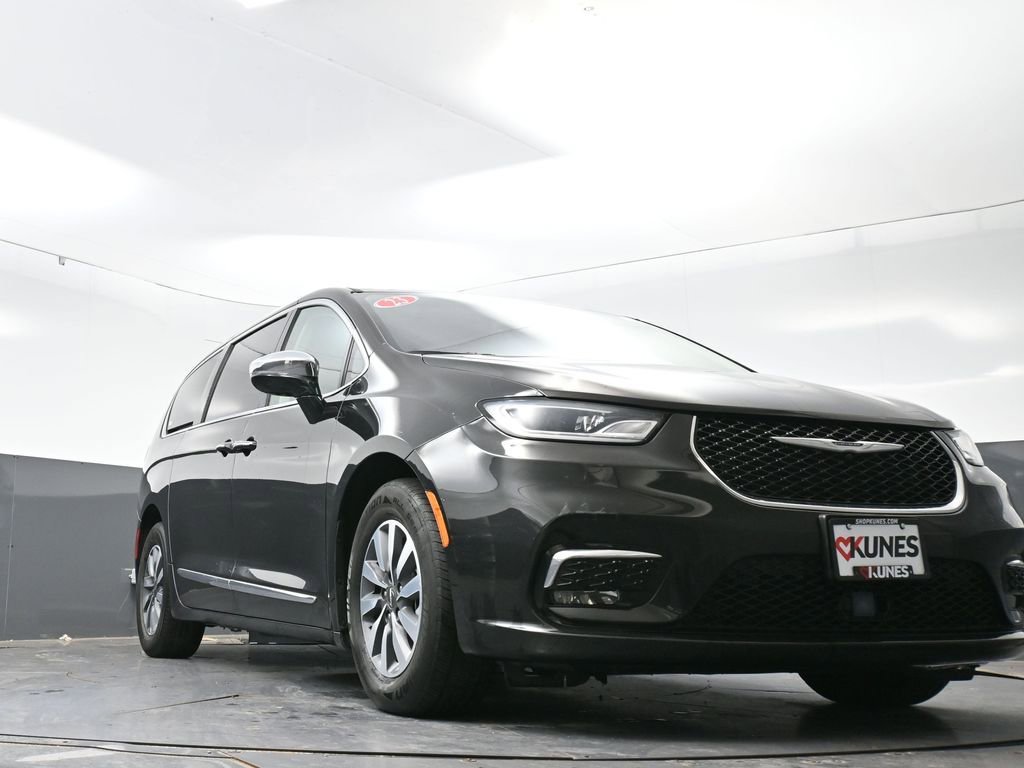 Used 2023 Chrysler Pacifica Limited FWD image 53