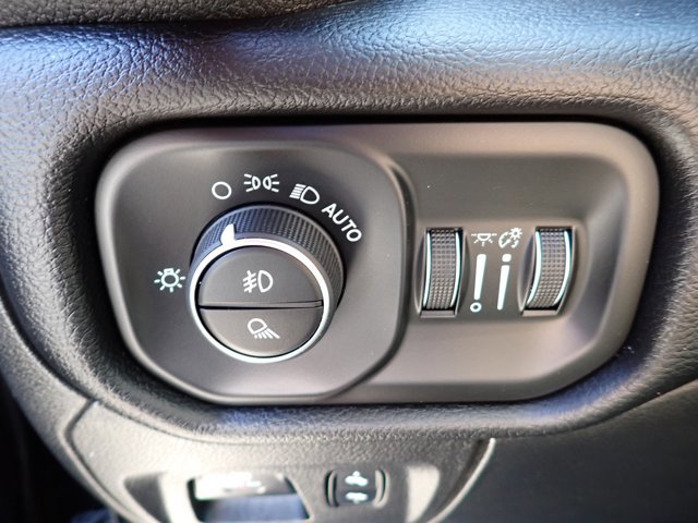 Used 2019 RAM 1500 Big Horn AWD/4WD image 17