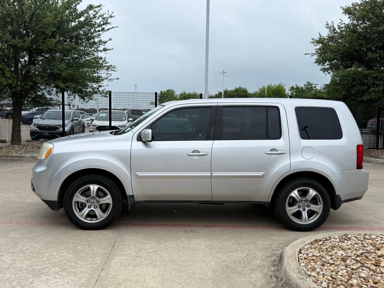 Used 2015 Honda Pilot EX-L image 2