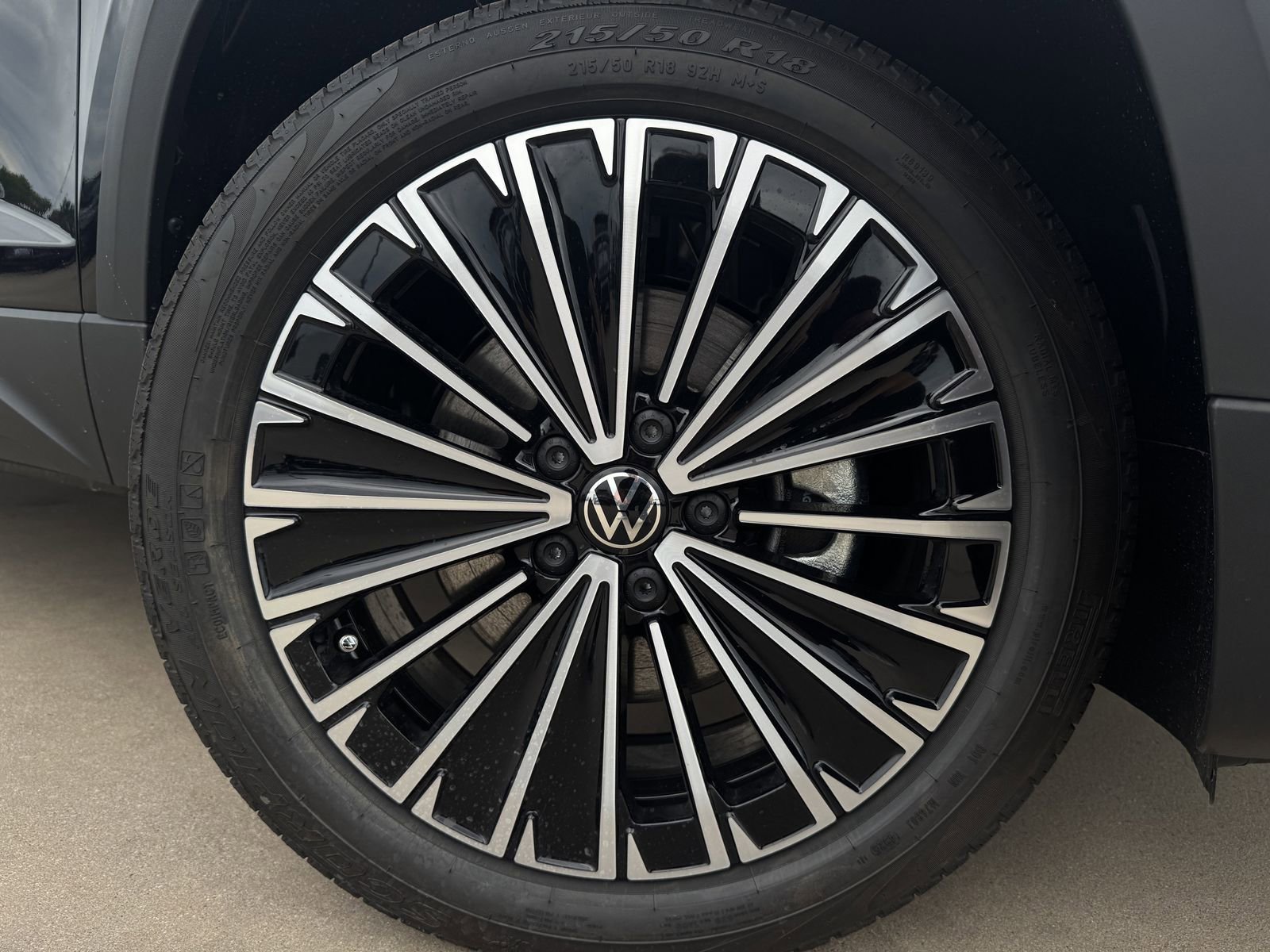 New 2026 Volkswagen Taos SE FWD image 11