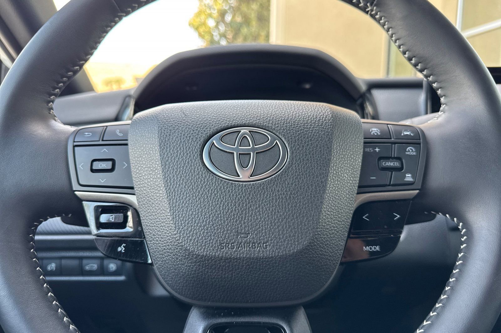 Used 2025 Toyota Camry SE FWD image 23