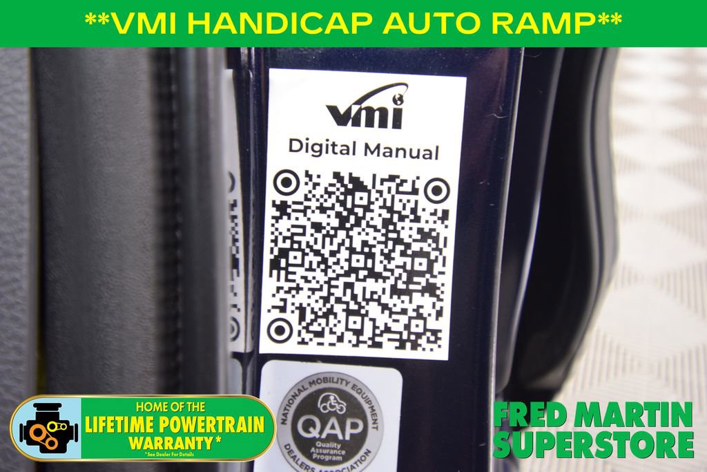 Used 2022 Toyota Sienna XLE image 38