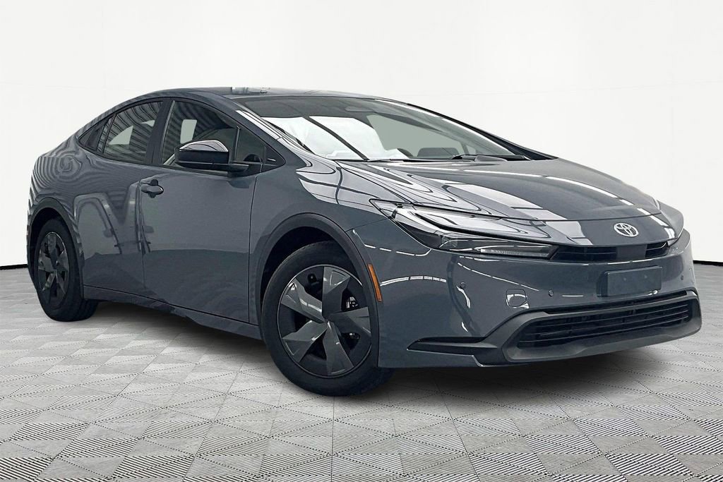 Used 2025 Toyota Prius LE image 12