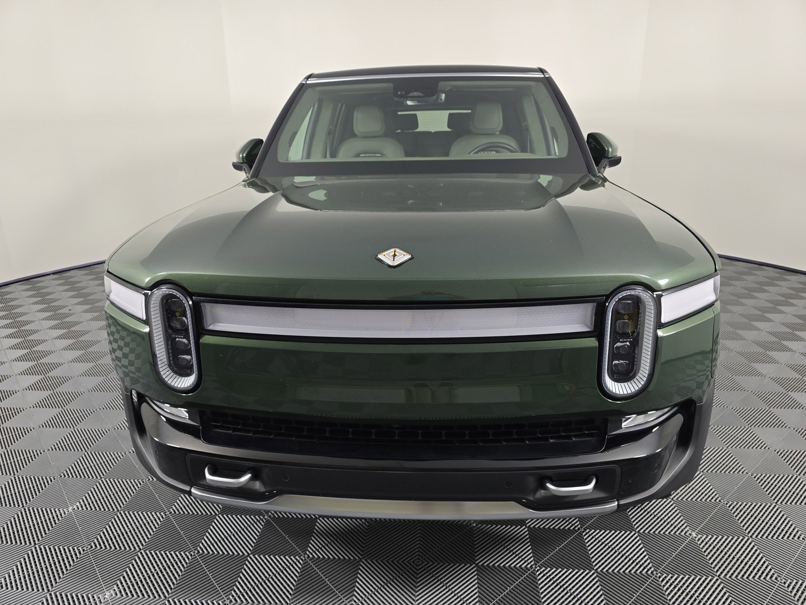 Used 2024 Rivian R1S Adventure AWD/4WD image 8