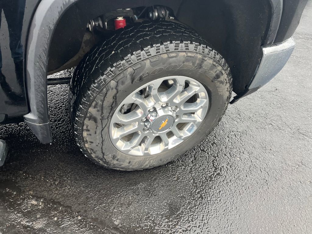 Used 2025 Chevrolet Silverado 2500 LTZ w/ LTZ Plus Package image 32