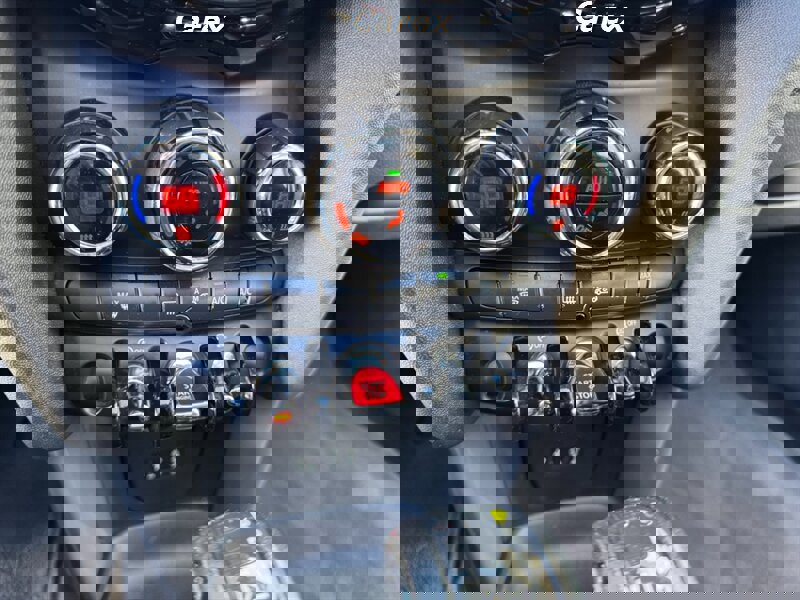 Used 2016 MINI Cooper 4-Door Hardtop image 27