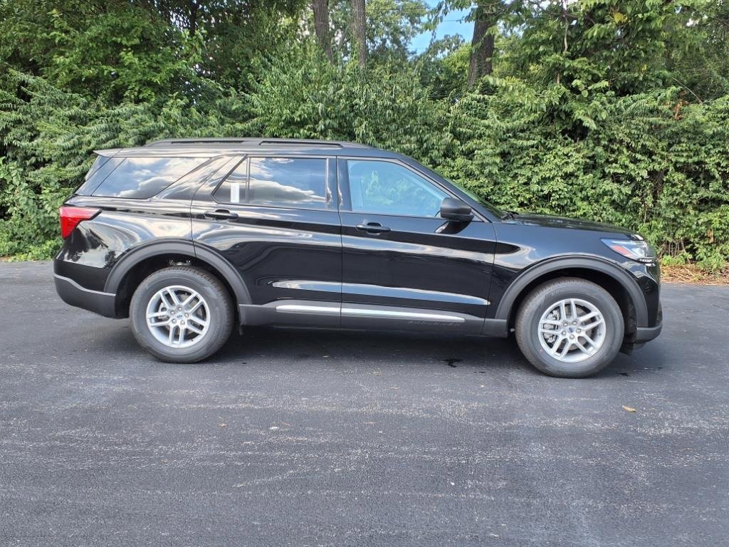 New 2025 Ford Explorer Active image 7