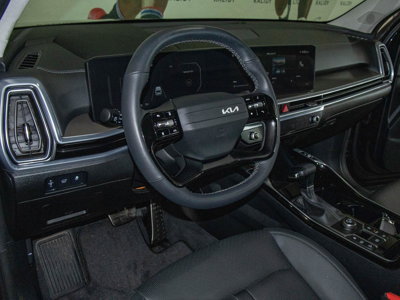 Used 2026 Kia Sorento SX FWD image 6