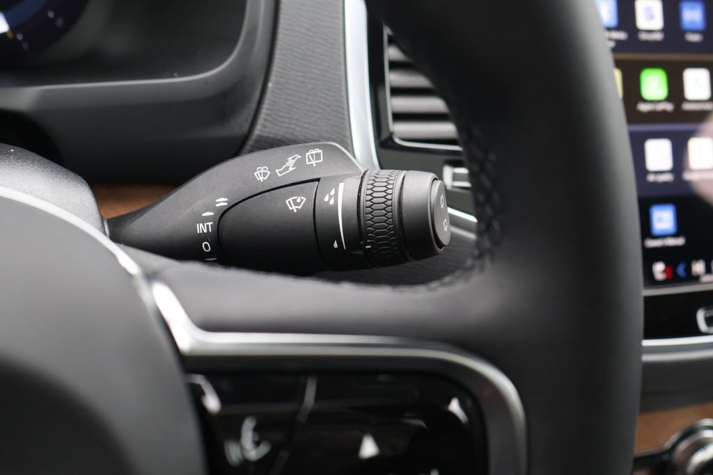 Used 2024 Volvo XC90 B6 Plus w/ Protection Package Premier image 25