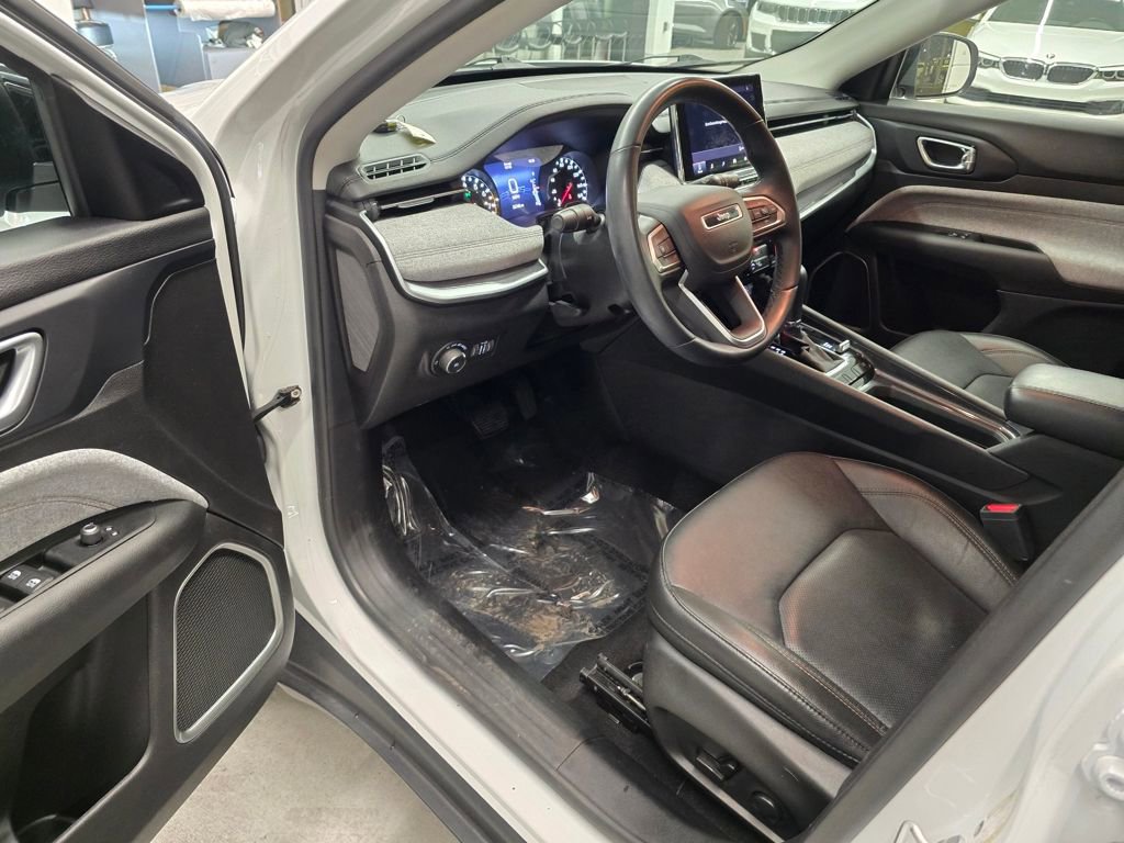 Certified 2022 Jeep Compass Latitude image 14