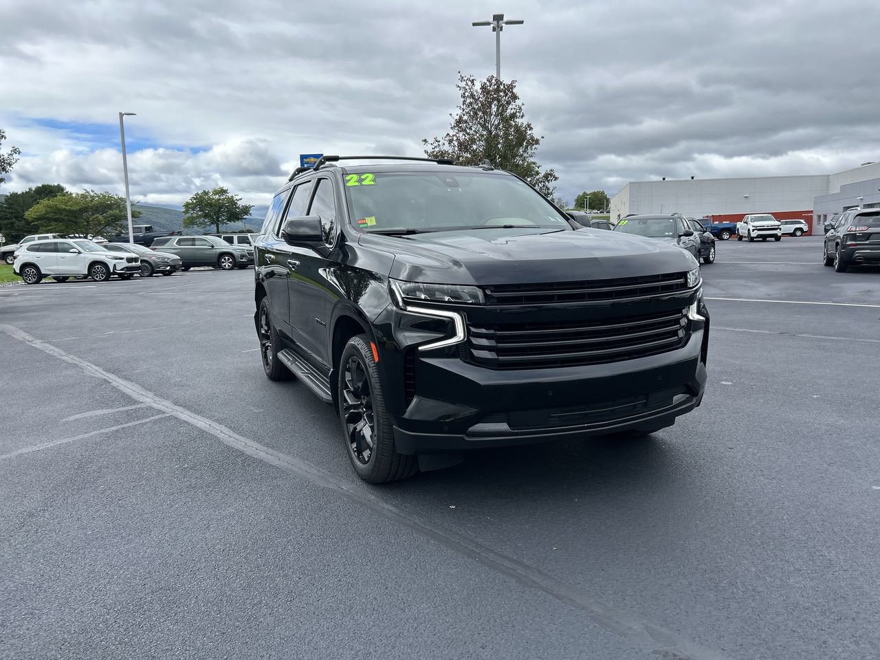 Used 2022 Chevrolet Tahoe Premier AWD/4WD image 1