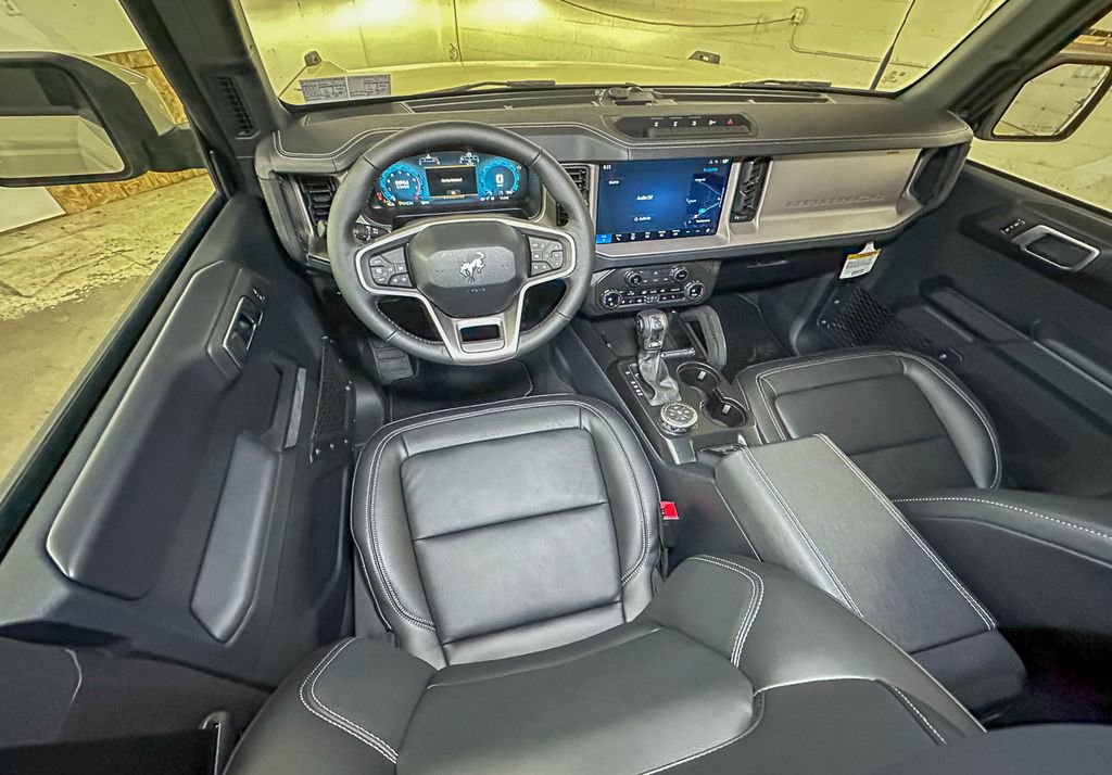 New 2025 Ford Bronco Outer Banks w/ Sasquatch Package image 9