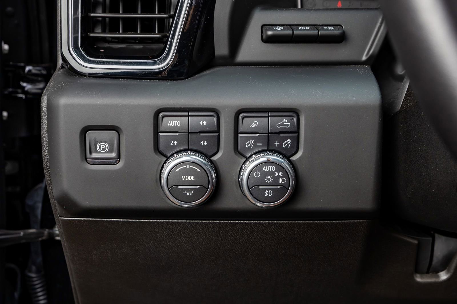 Used 2025 GMC Sierra 2500 Denali Ultimate AWD/4WD image 22