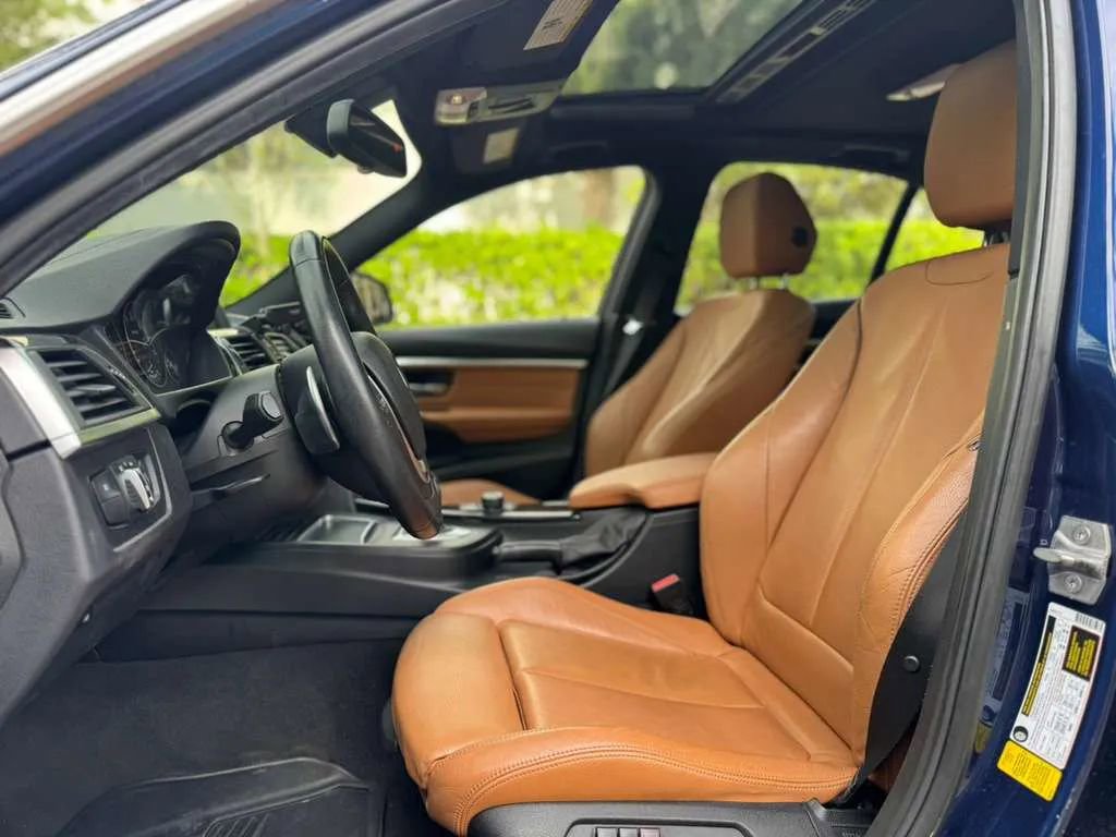 Used 2018 BMW 330i Sedan w/ Convenience Package image 10